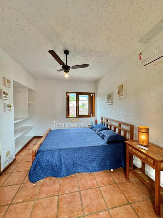 Casa para alquiler de vacaciones em São Sebastião (Praia da Baleia)
