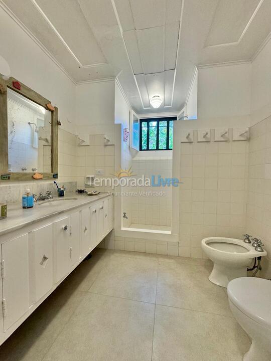 Casa para aluguel de temporada em São Sebastião (Praia da Baleia)