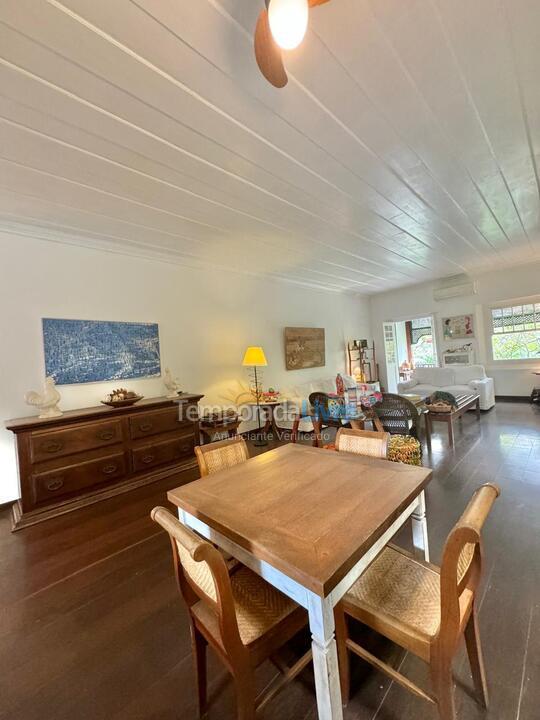 Casa para aluguel de temporada em São Sebastião (Praia da Baleia)