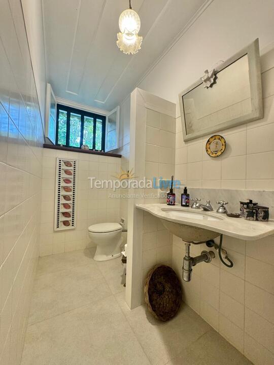 Casa para aluguel de temporada em São Sebastião (Praia da Baleia)