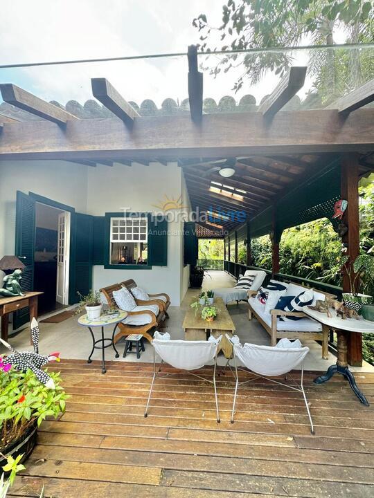 Casa para aluguel de temporada em São Sebastião (Praia da Baleia)