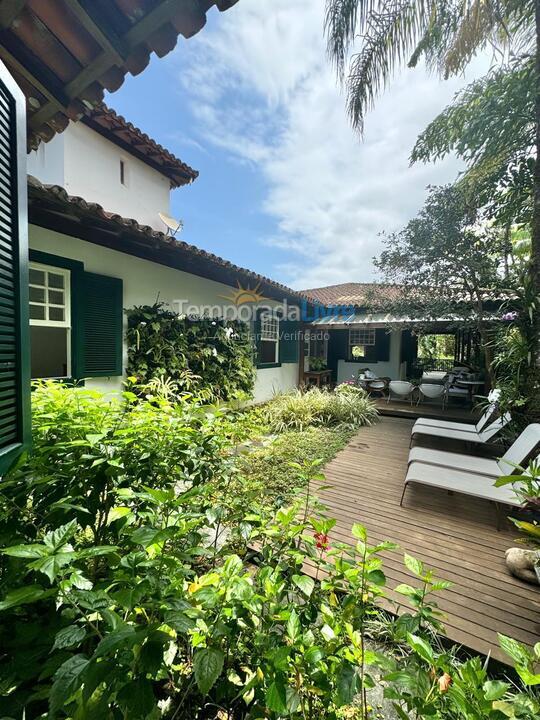 Casa para aluguel de temporada em São Sebastião (Praia da Baleia)