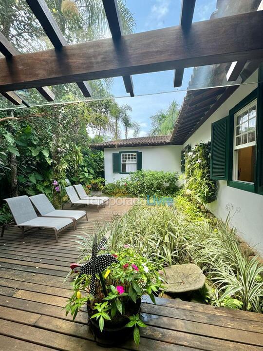 Casa para aluguel de temporada em São Sebastião (Praia da Baleia)