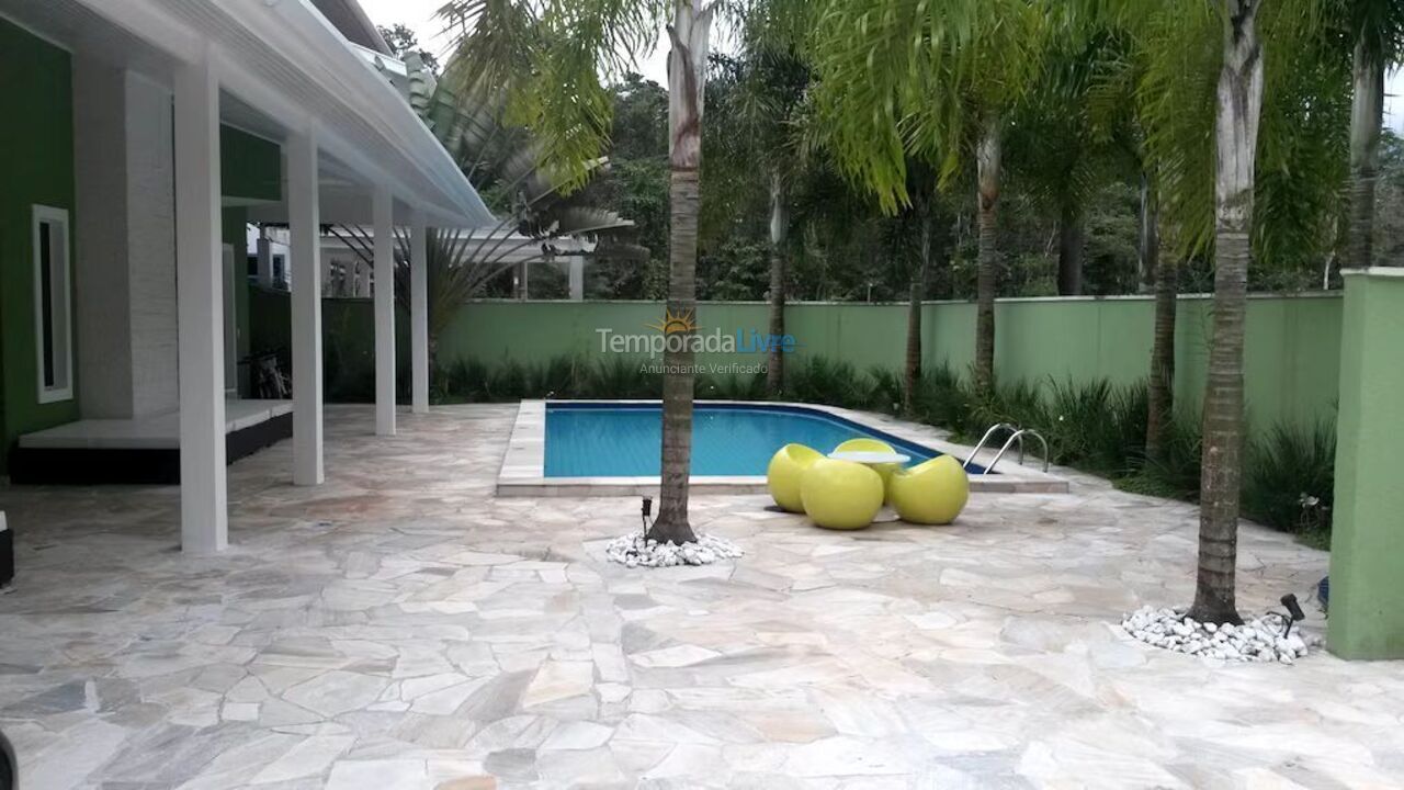 Casa para aluguel de temporada em São Sebastião (Praia da Baleia)