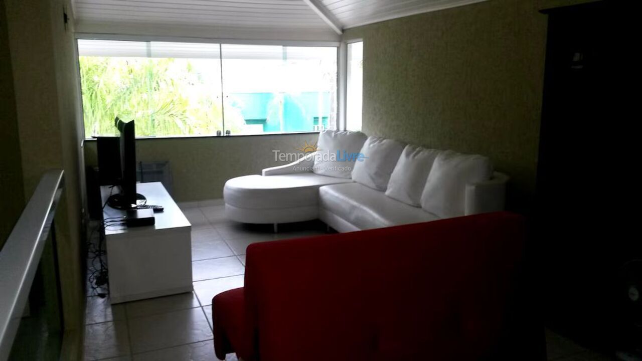 Casa para aluguel de temporada em São Sebastião (Praia da Baleia)