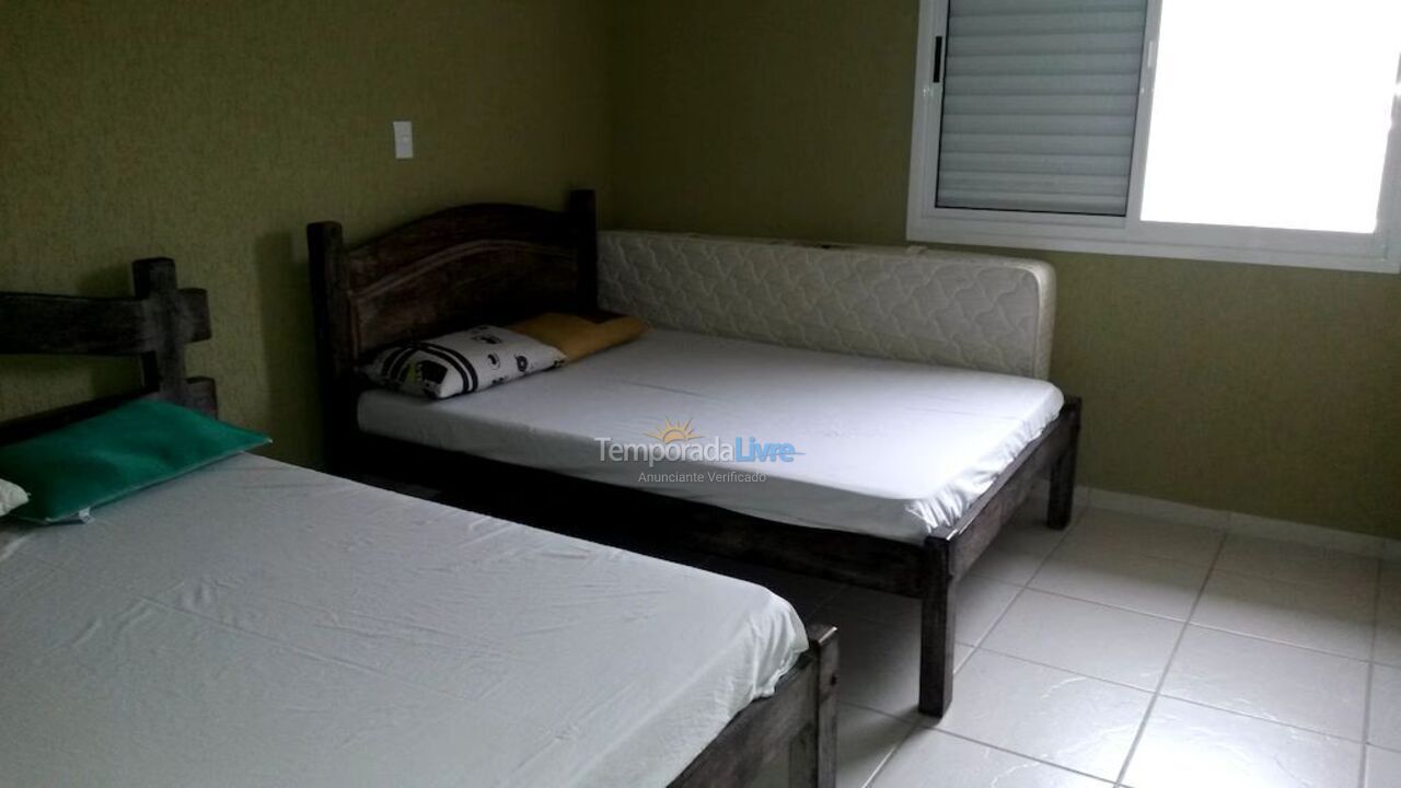 Casa para aluguel de temporada em São Sebastião (Praia da Baleia)