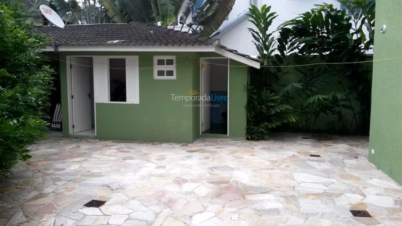 Casa para aluguel de temporada em São Sebastião (Praia da Baleia)