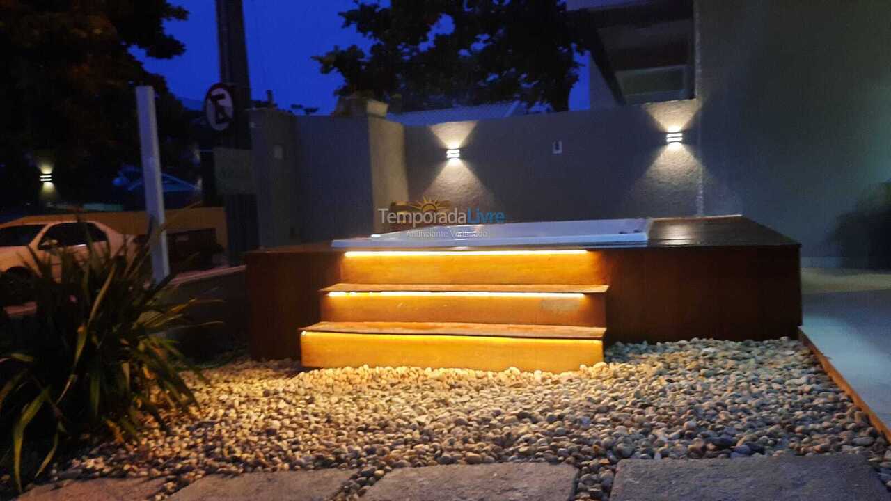 Casa para aluguel de temporada em Bombinhas (Canto Grande)