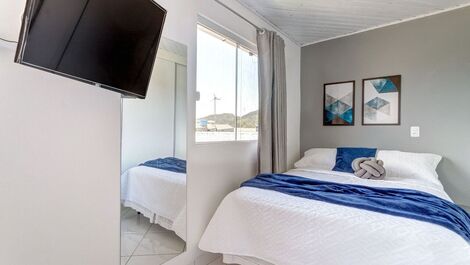 Comfortable retreat 15 minutes from Barra da Lagoa beach