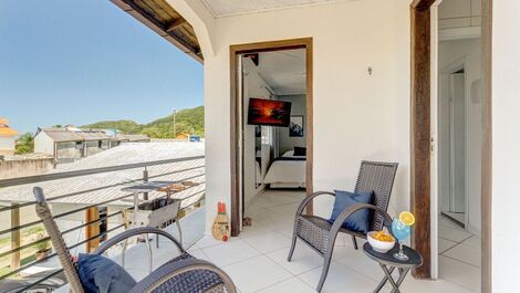 Comfortable retreat 15 minutes from Barra da Lagoa beach