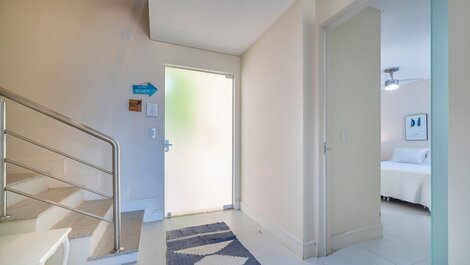 Casa com 4 suítes sendo vista mar