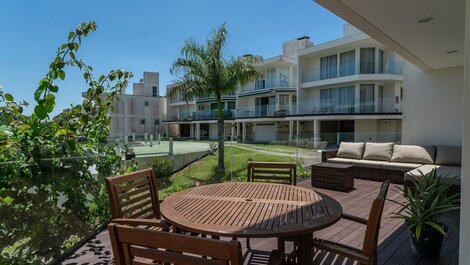Casa com 4 suítes sendo vista mar