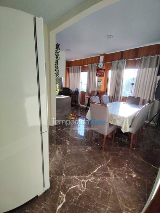 Casa para aluguel de temporada em Penha (Praia São Miguel)