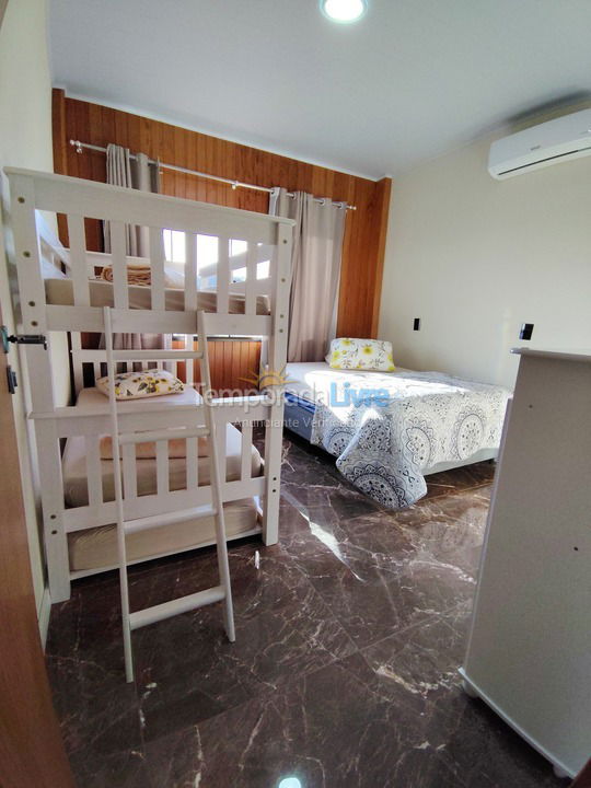 Casa para aluguel de temporada em Penha (Praia São Miguel)