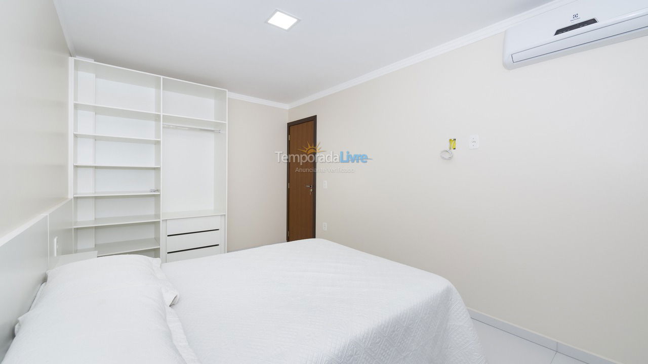 Apartamento para aluguel de temporada em Bombinhas (Canto Grande)