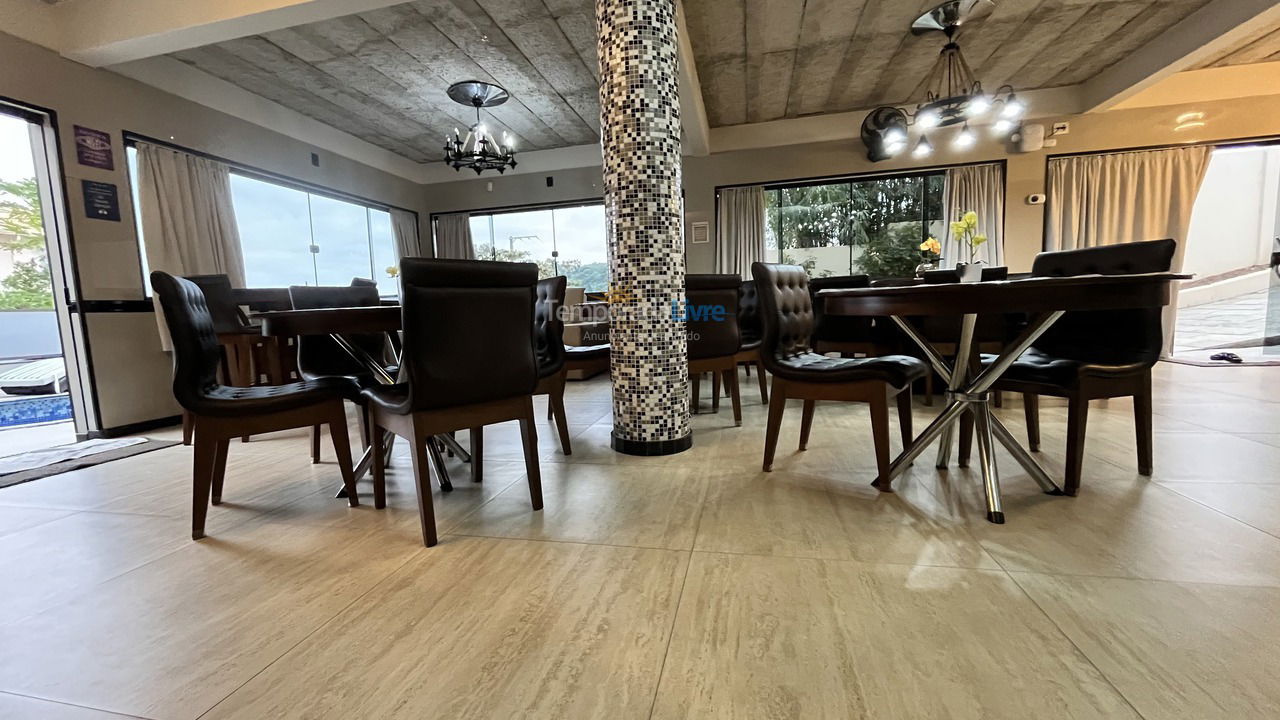 Casa para aluguel de temporada em Penha (Praia São Miguel)