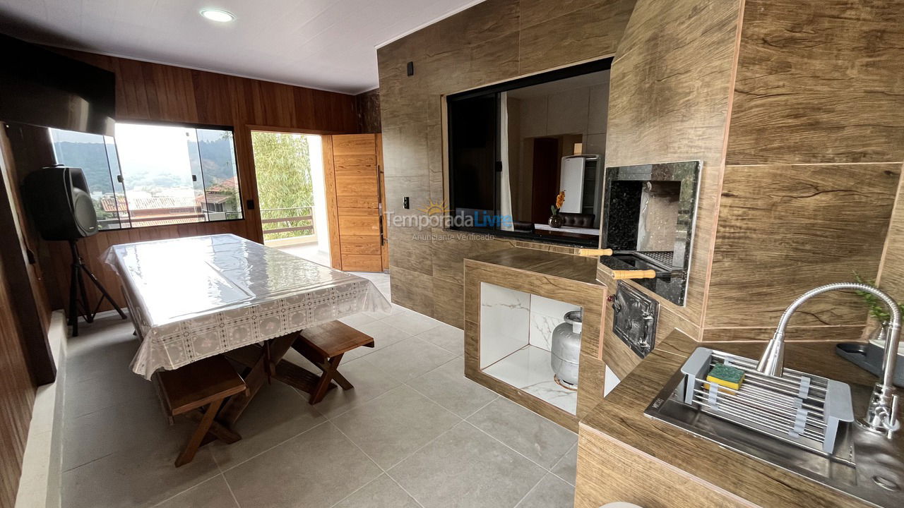 Casa para aluguel de temporada em Penha (Praia São Miguel)