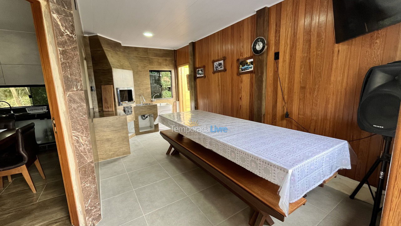 Casa para aluguel de temporada em Penha (Praia São Miguel)