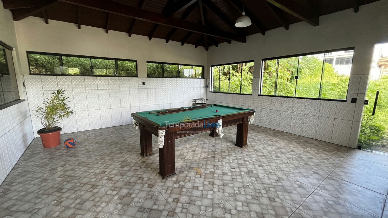 Casa para aluguel de temporada em Penha (Praia São Miguel)