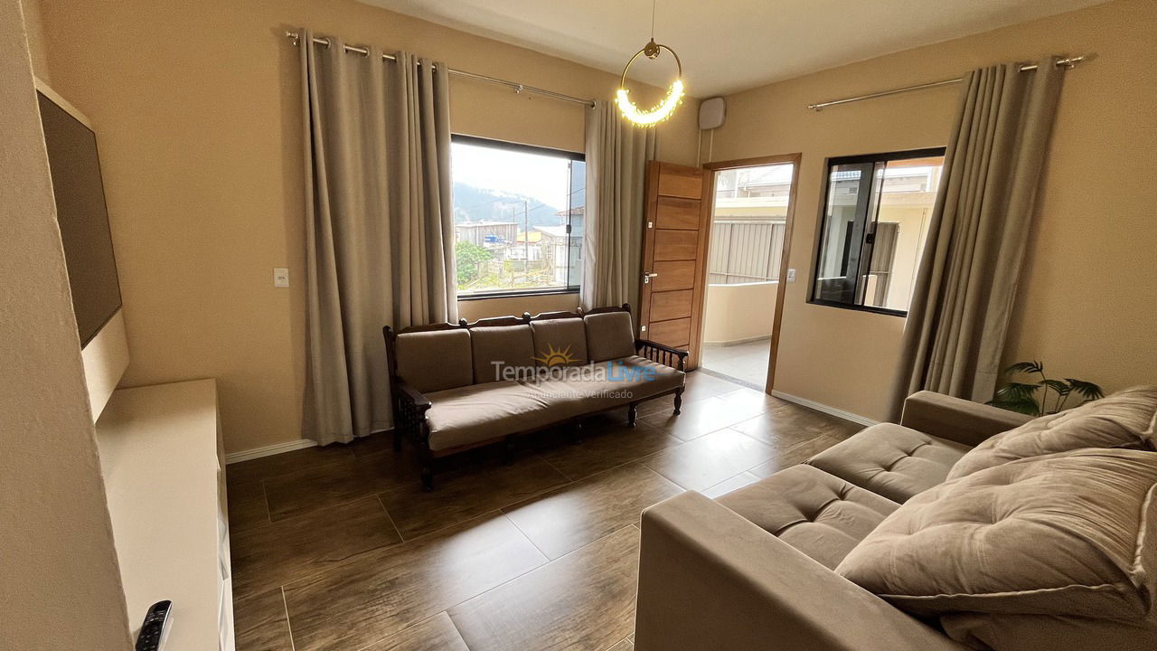 Casa para aluguel de temporada em Penha (Praia São Miguel)