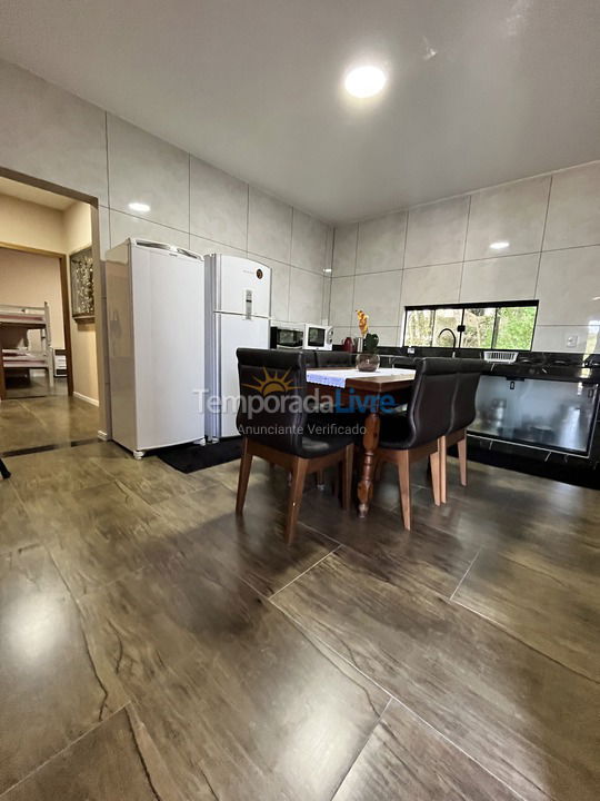 Casa para aluguel de temporada em Penha (Praia São Miguel)