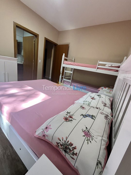 Casa para aluguel de temporada em Penha (Praia São Miguel)