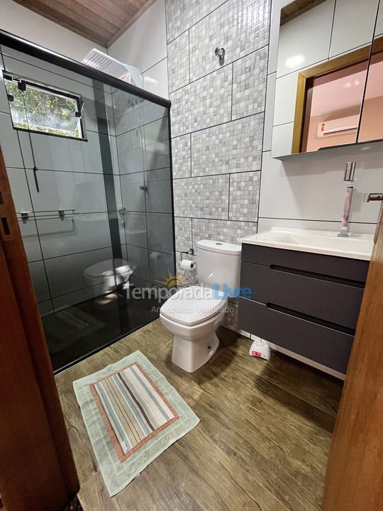 Casa para aluguel de temporada em Penha (Praia São Miguel)