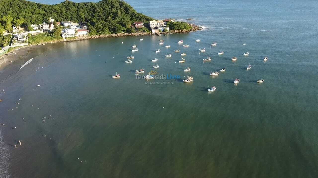 Casa para aluguel de temporada em Penha (Praia São Miguel)