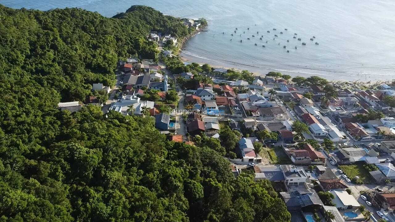 Casa para aluguel de temporada em Penha (Praia São Miguel)