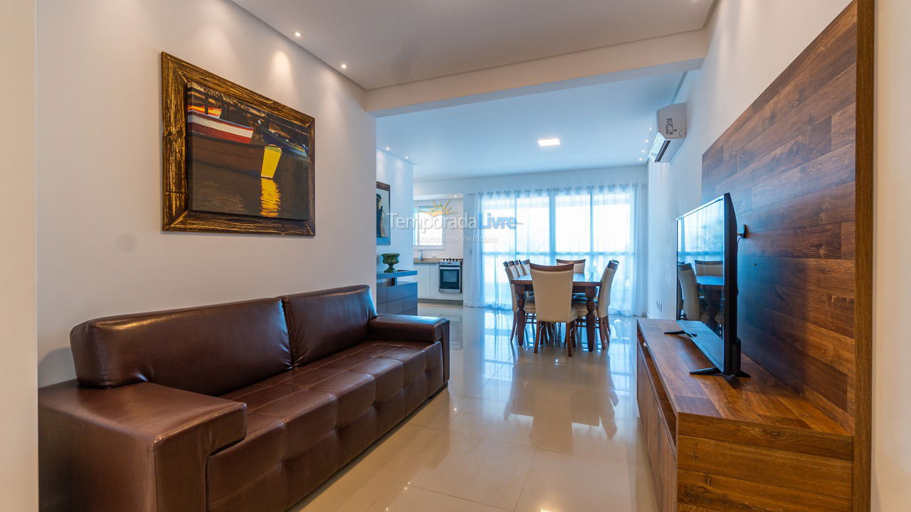 Apartamento para aluguel de temporada em Bombinhas (Praia de Canto Grande Mar de Fora)