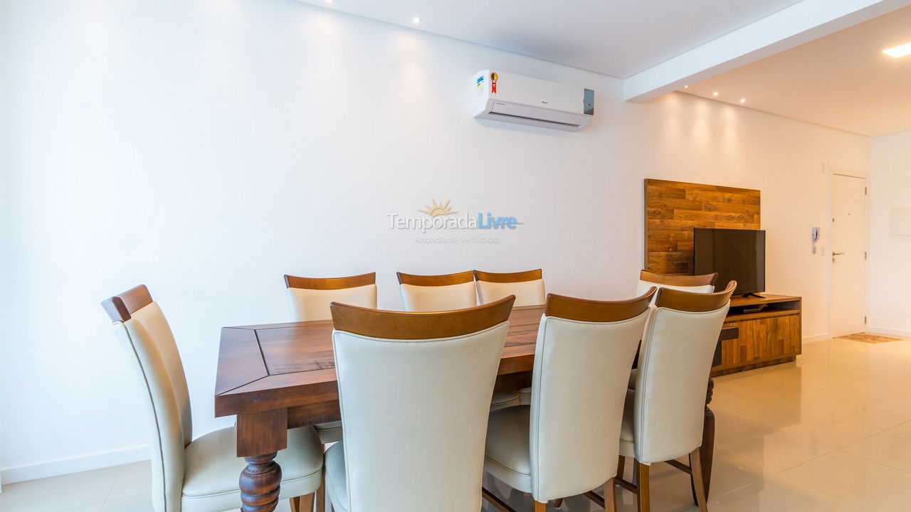 Apartamento para aluguel de temporada em Bombinhas (Praia de Canto Grande Mar de Fora)