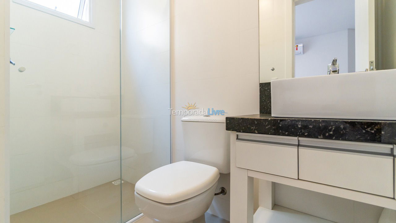 Apartamento para aluguel de temporada em Bombinhas (Praia de Canto Grande Mar de Fora)