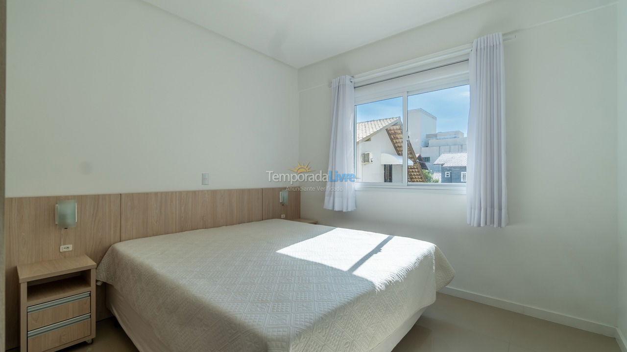 Apartamento para aluguel de temporada em Bombinhas (Praia de Canto Grande Mar de Fora)