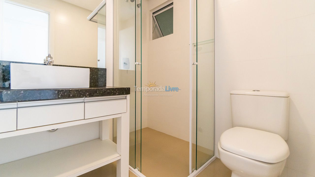 Apartamento para aluguel de temporada em Bombinhas (Praia de Canto Grande Mar de Fora)