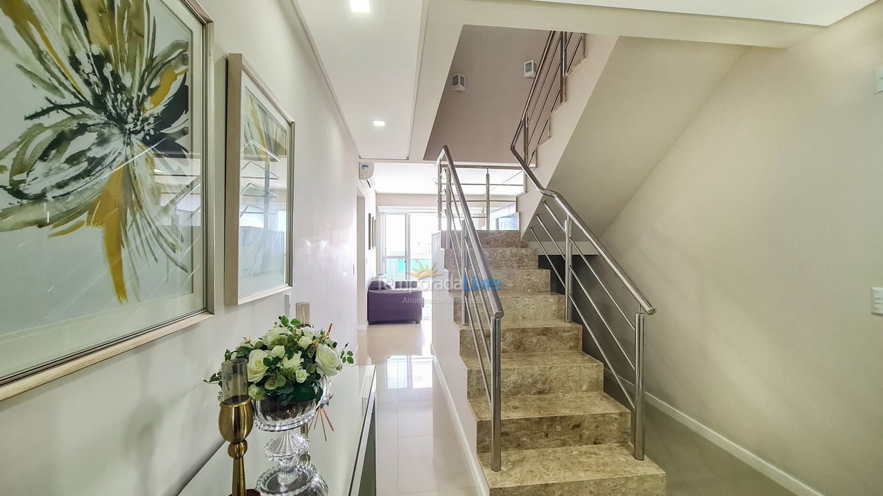 Apartamento para aluguel de temporada em Bombinhas (Canto Grande)