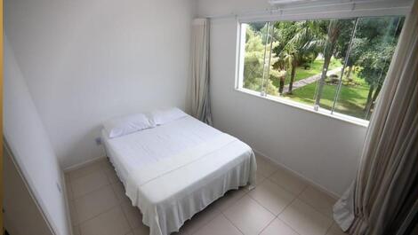 House with 5 comfortable suites 10 minutes from the beach!