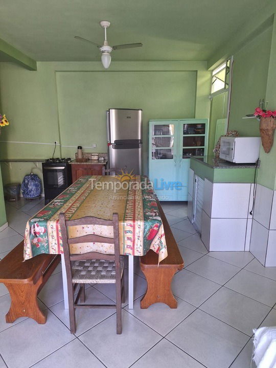 Casa para alquiler de vacaciones em Itapema (Meia Praia)