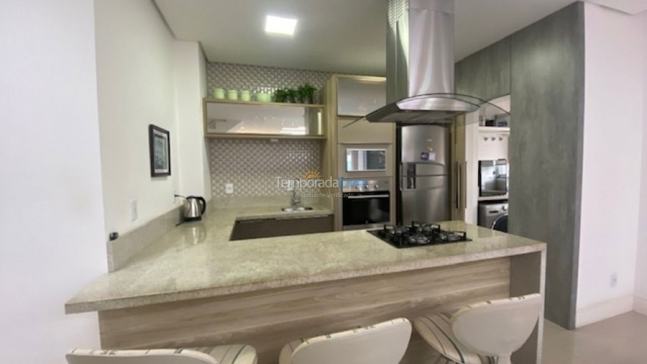 Apartamento para aluguel de temporada em Florianópolis (Jurere Tradicional)