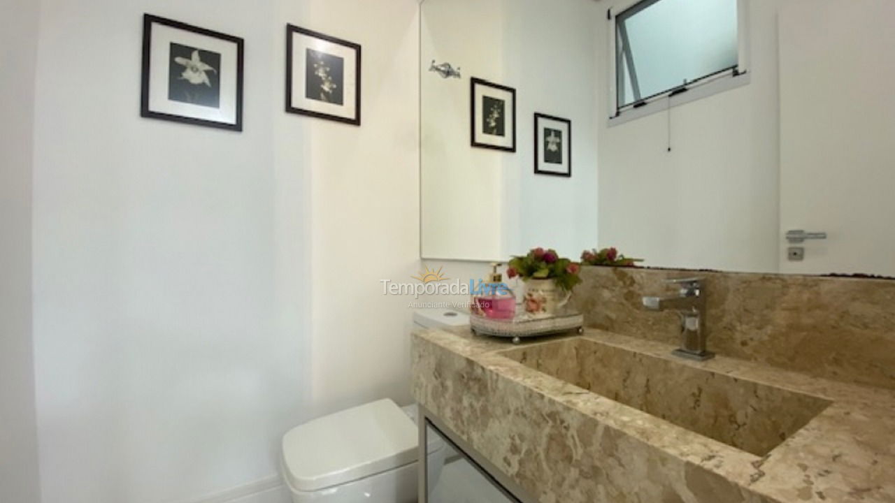 Apartamento para aluguel de temporada em Florianópolis (Jurere Tradicional)