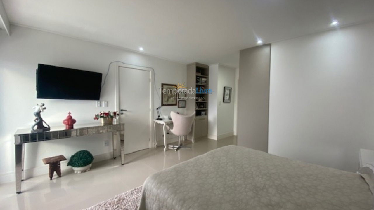 Apartamento para aluguel de temporada em Florianópolis (Jurere Tradicional)