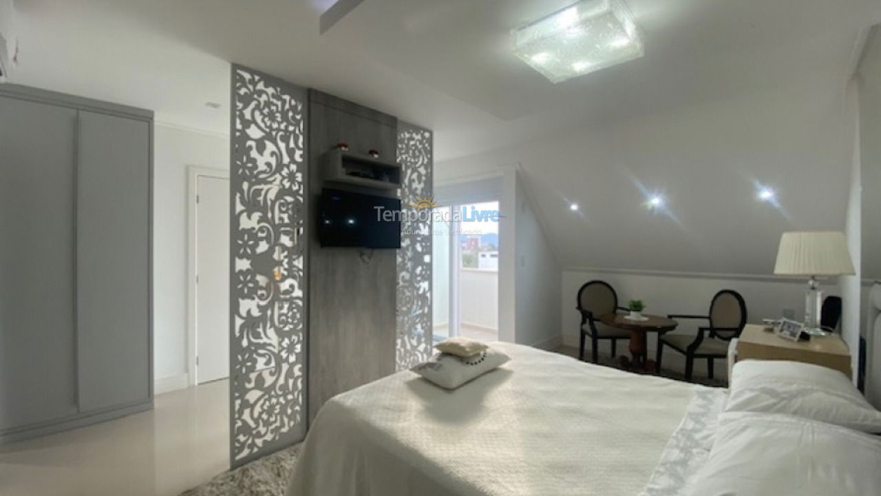 Apartamento para aluguel de temporada em Florianópolis (Jurere Tradicional)