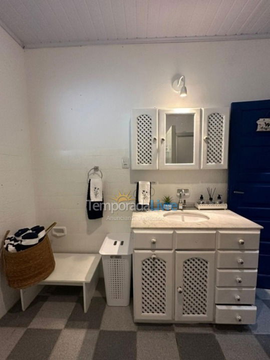 Casa para aluguel de temporada em Florianópolis (Jurere Tradicional)