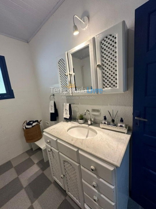 Casa para aluguel de temporada em Florianópolis (Jurere Tradicional)