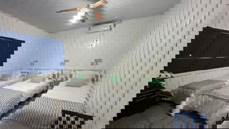 Casa com piscina Frente Mar em Jurerê