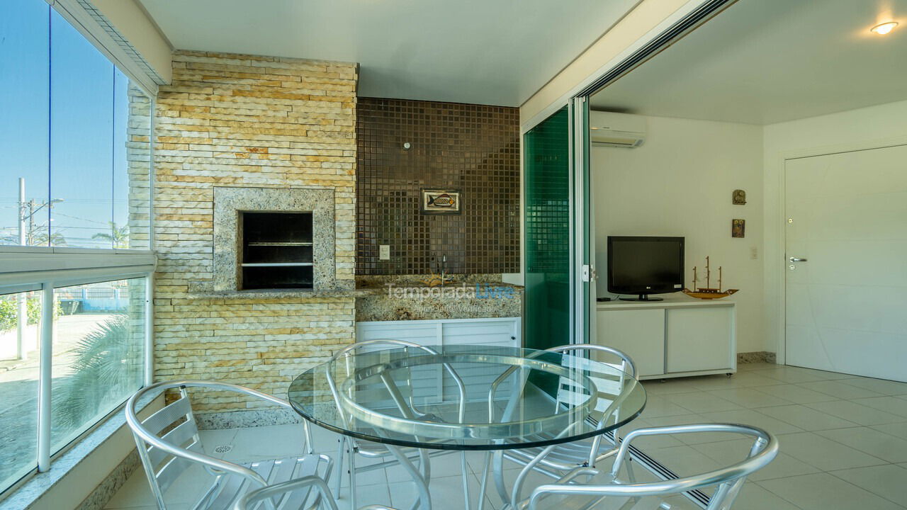 Apartamento para aluguel de temporada em Bombinhas (Canto Grande)