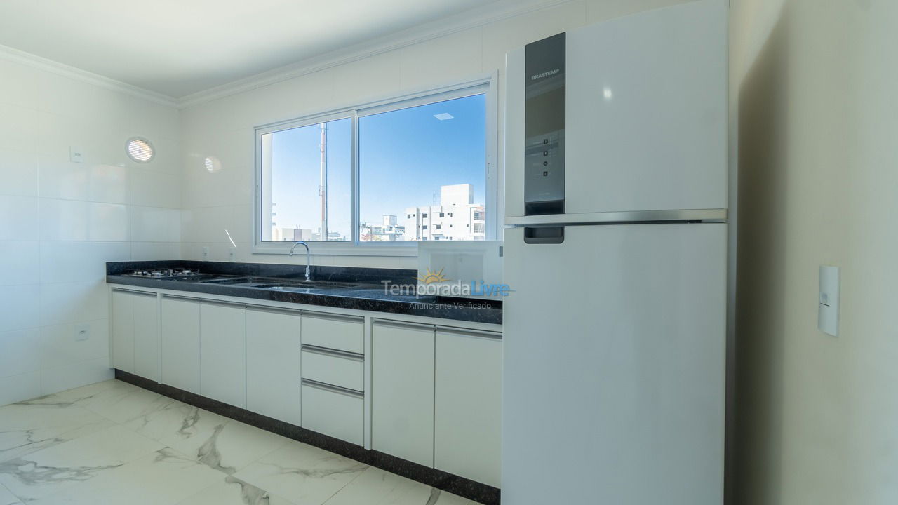 Apartamento para aluguel de temporada em Bombinhas (Canto Grande)