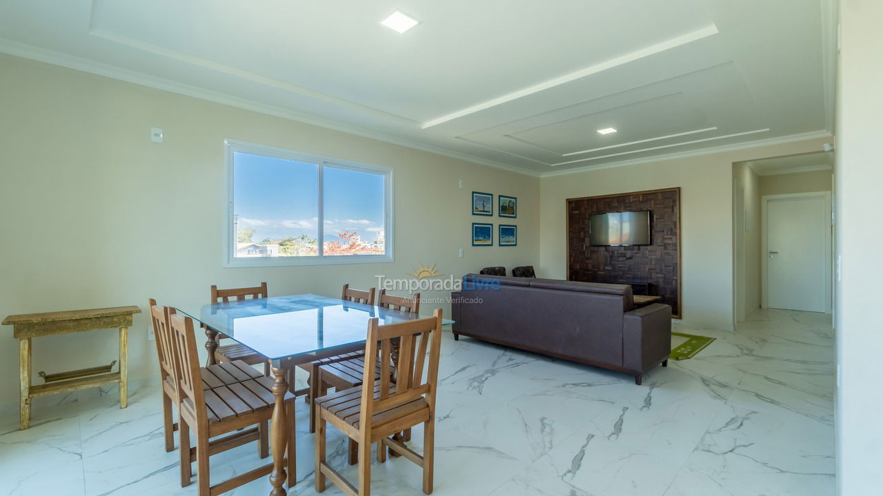 Apartamento para aluguel de temporada em Bombinhas (Canto Grande)