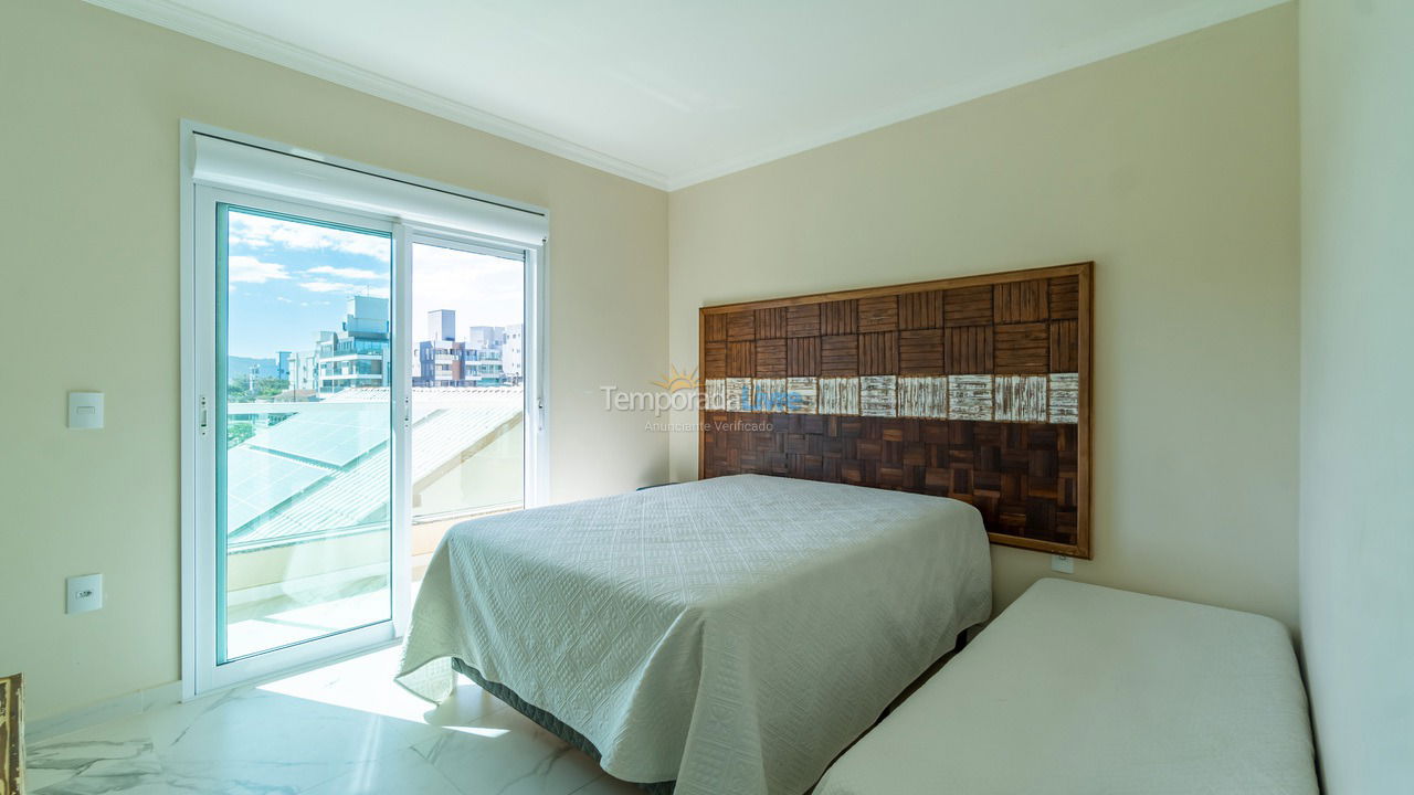 Apartamento para aluguel de temporada em Bombinhas (Canto Grande)