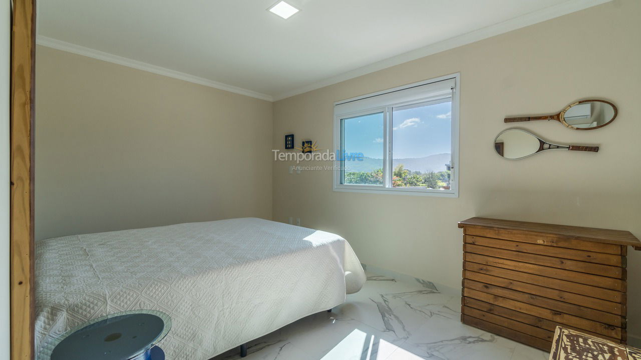 Apartamento para aluguel de temporada em Bombinhas (Canto Grande)
