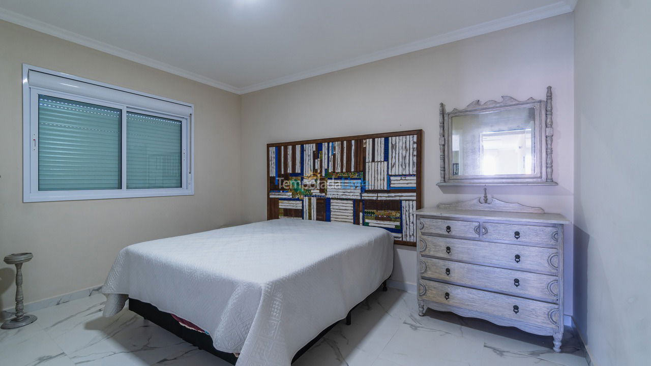 Apartamento para aluguel de temporada em Bombinhas (Canto Grande)